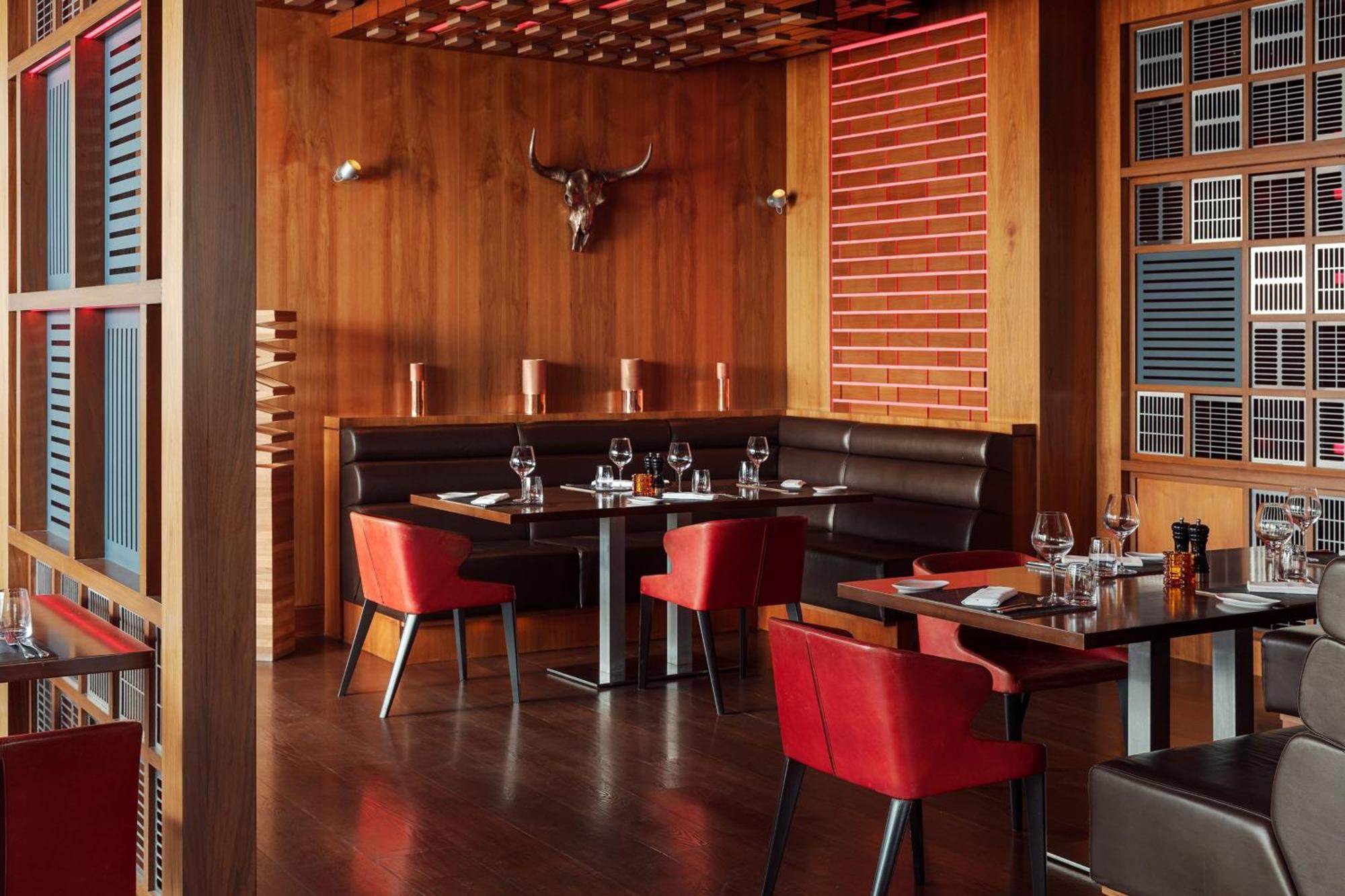 Jw 메리어트 압셰론 바쿠 호텔 외부 사진 Interior of a restaurant