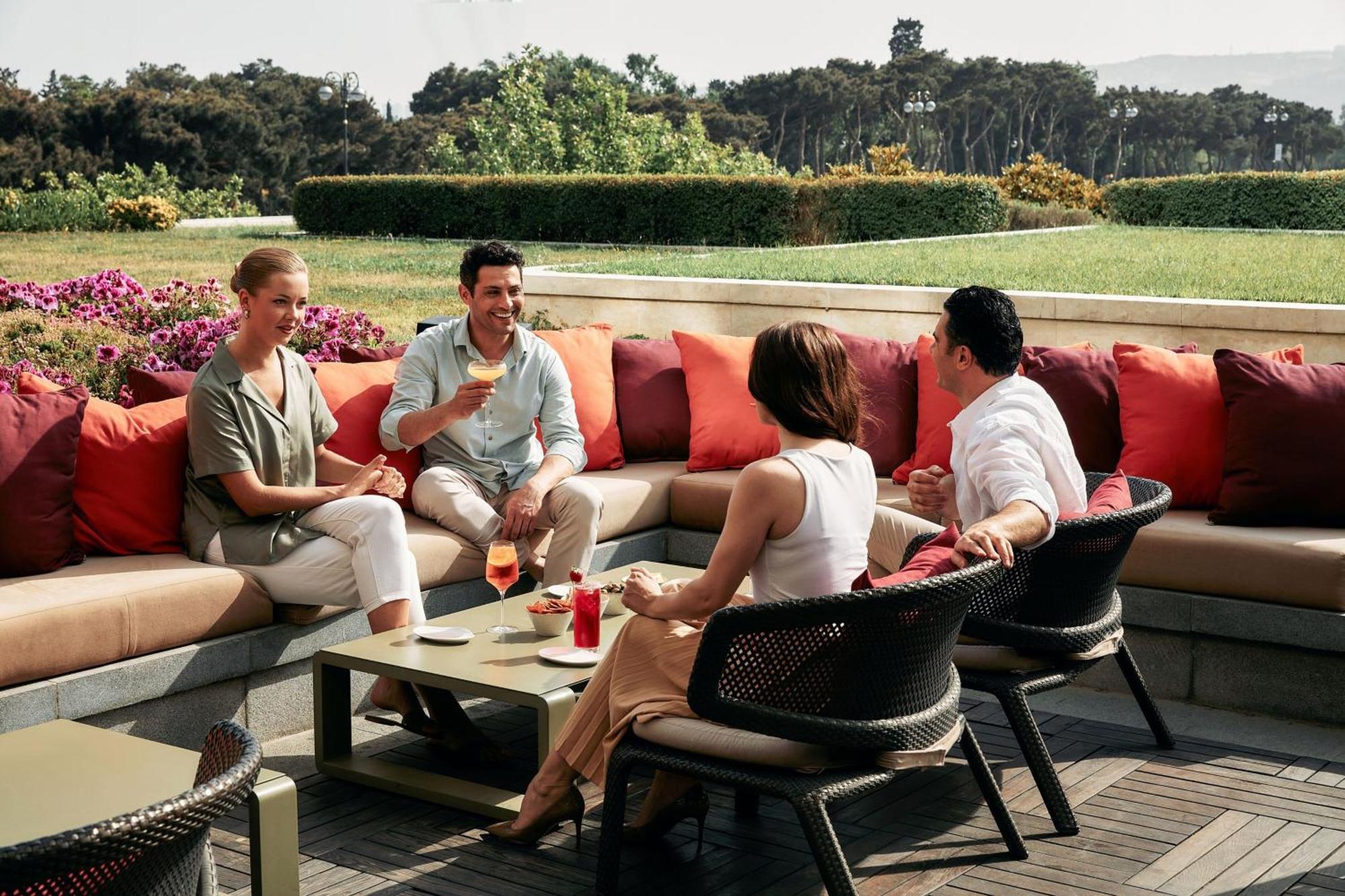 Jw 메리어트 압셰론 바쿠 호텔 외부 사진 The Terrace at The Westin