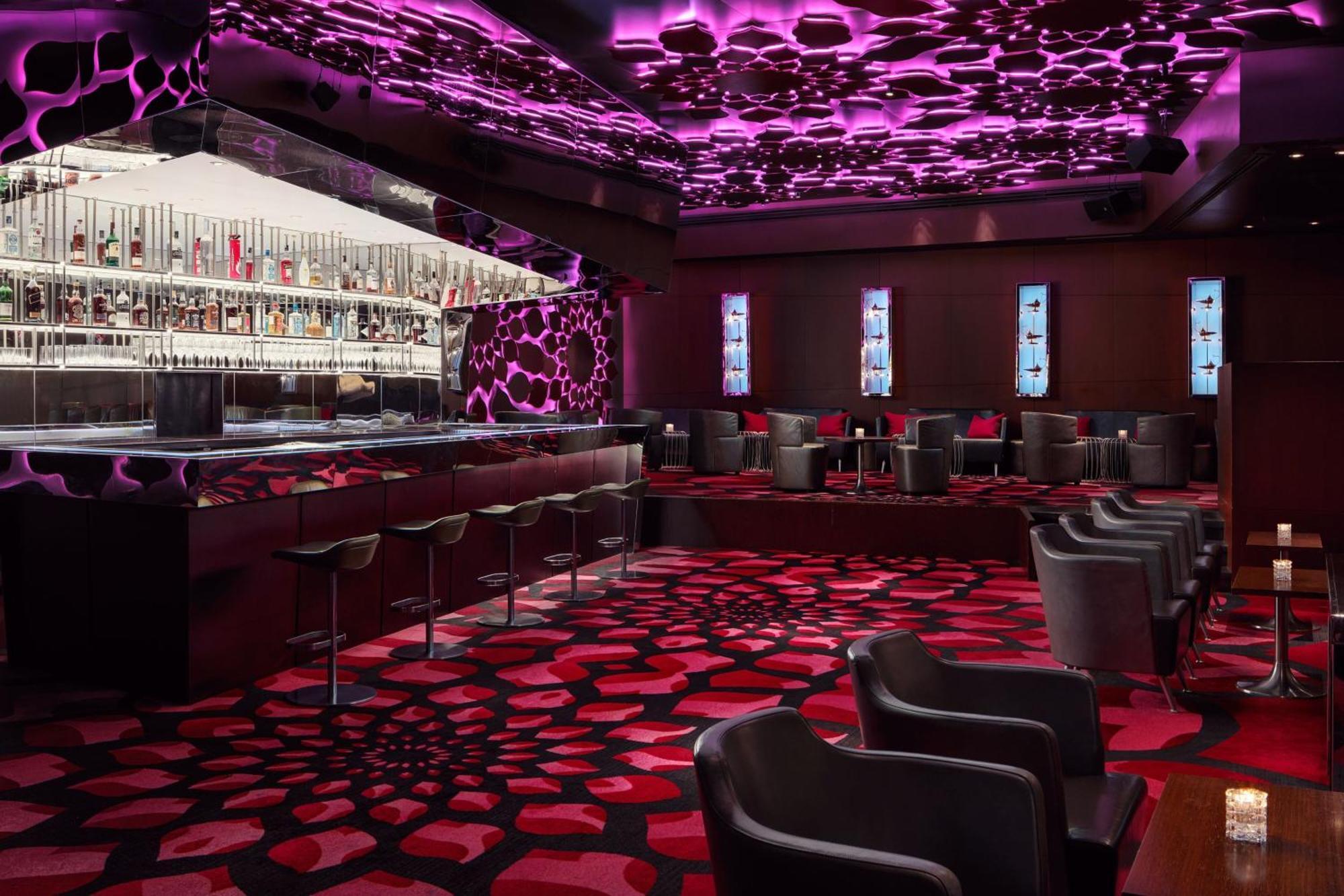 Jw 메리어트 압셰론 바쿠 호텔 외부 사진 The interior of the nightclub