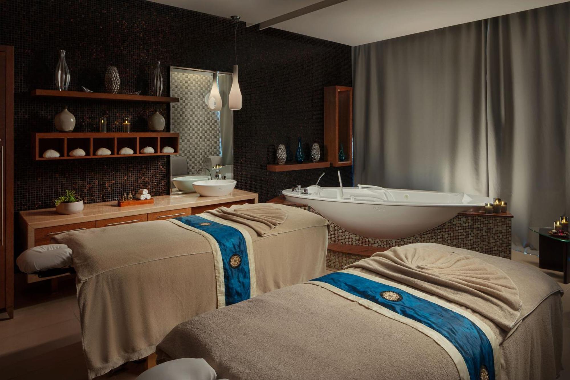 Jw 메리어트 압셰론 바쿠 호텔 외부 사진 A spa treatment room