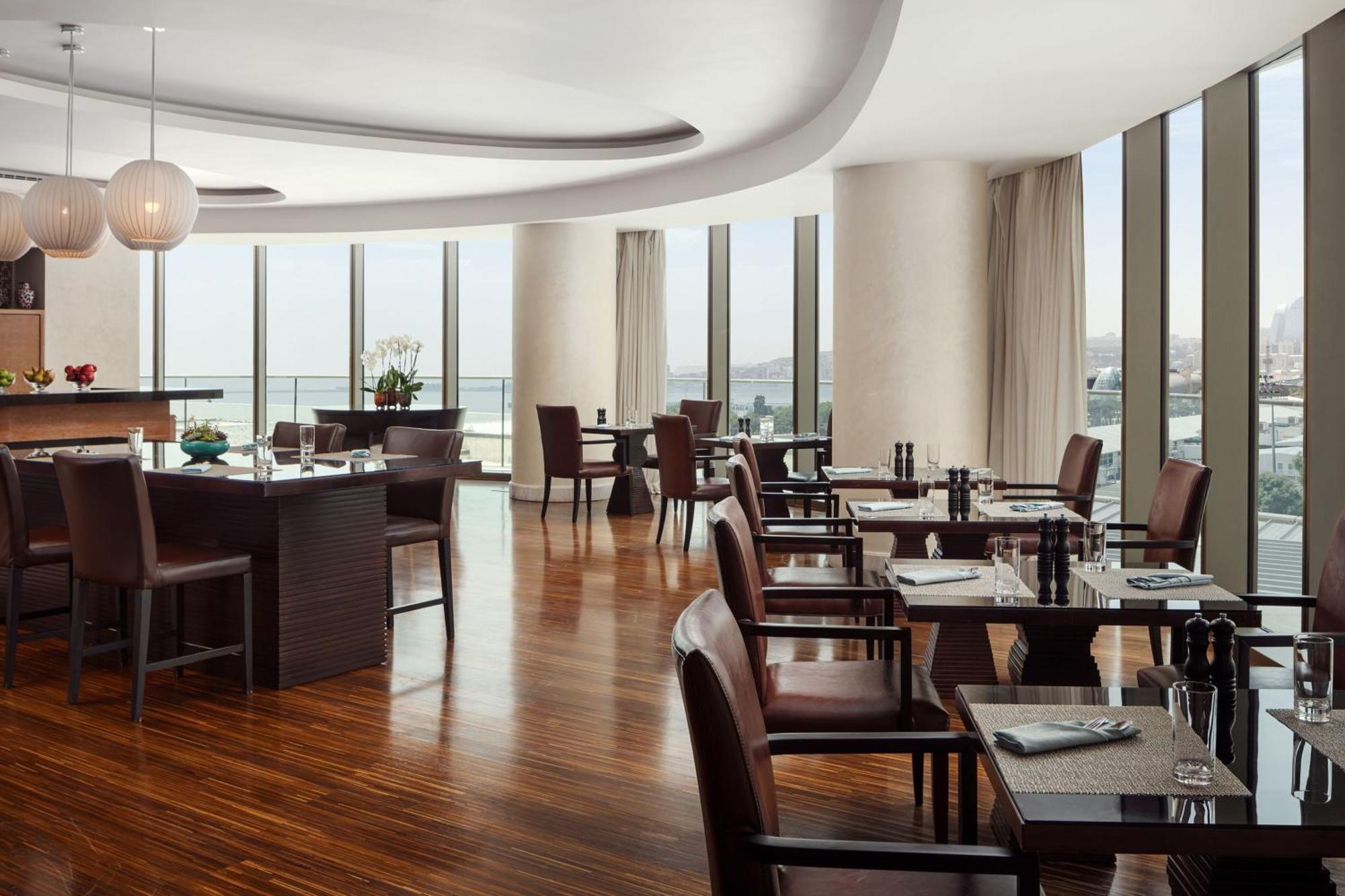 Jw 메리어트 압셰론 바쿠 호텔 외부 사진 The Club Lounge at the Ritz-Carlton, Dubai