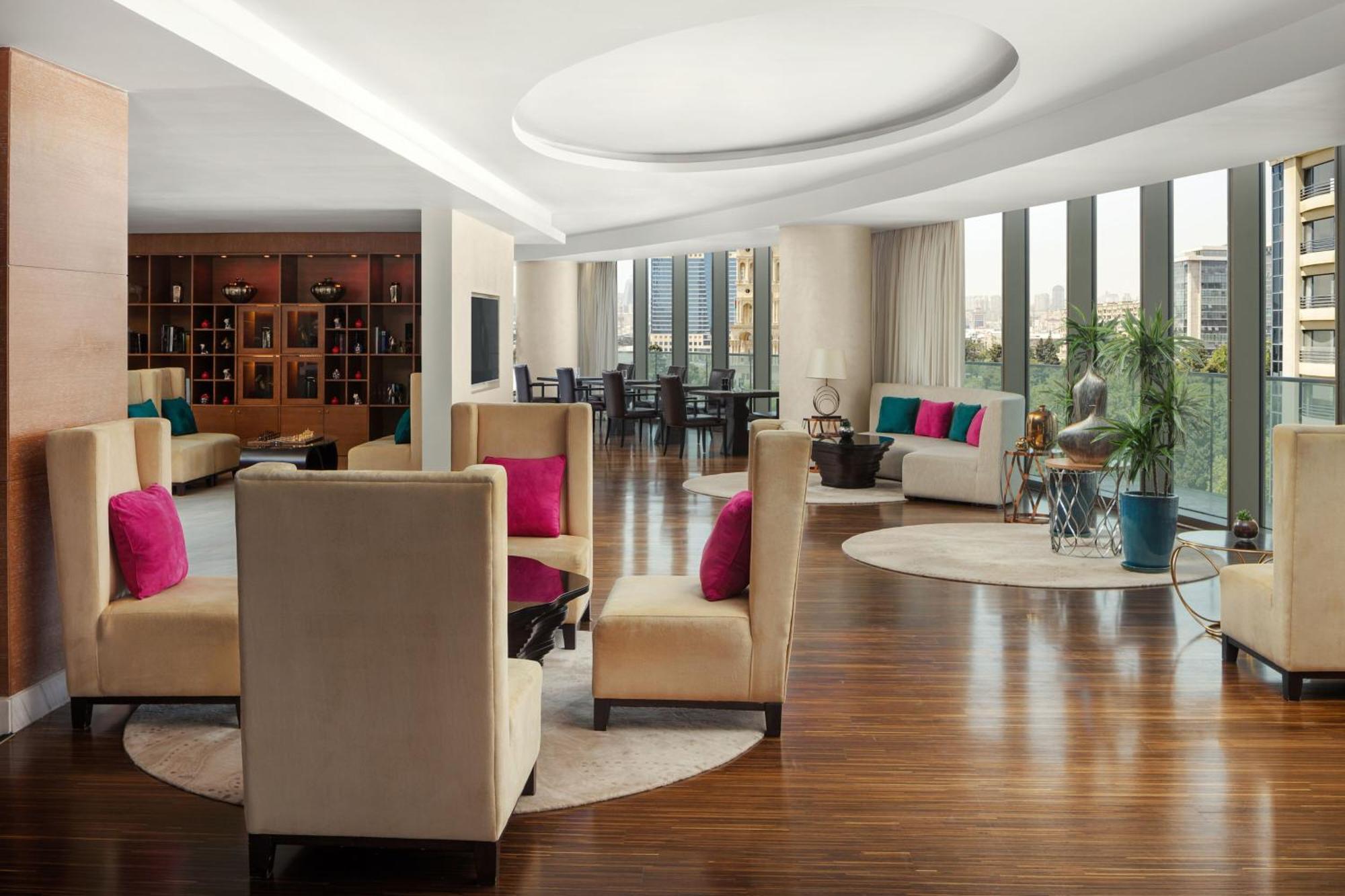 Jw 메리어트 압셰론 바쿠 호텔 외부 사진 The Club Lounge at the hotel